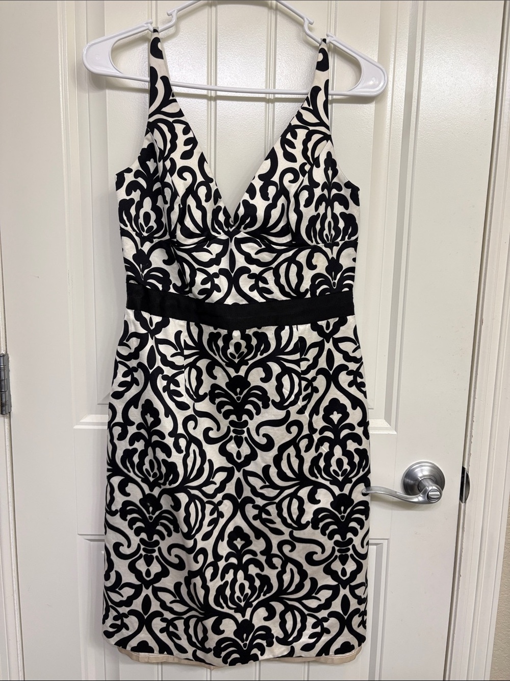 Milly of New York Black and‎ White Patterned V-Neck Midi Elegant, Feminine Dress
